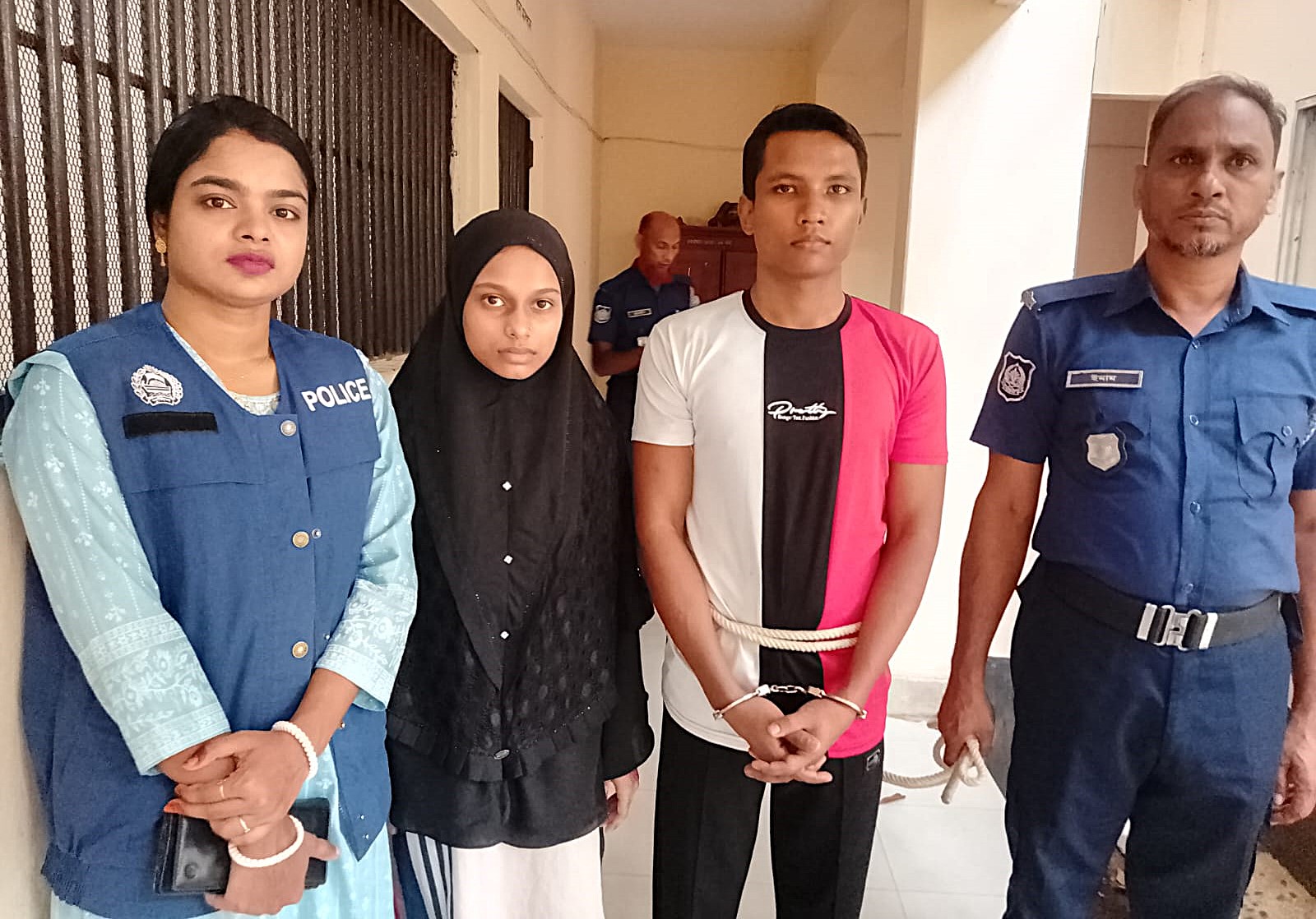 ব্রাহ্মণবাড়িয়ায় ফ্রিজে গোশত রাখা নিয়ে বি’রোধ, দাদি হ*ত্যা মামলায় নাতি-নাতবউ গ্রে*প্তার